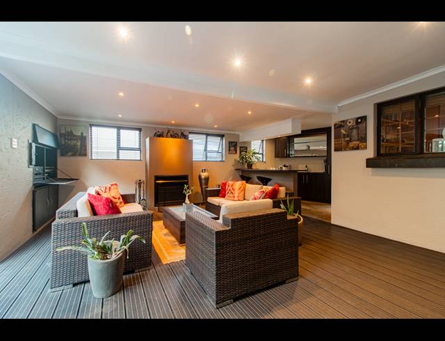 4 BEDROOM CLUSTER FOR SALE IN LONEHILL